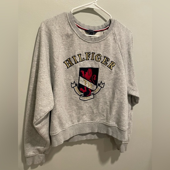Tommy Hilfiger Embroidered Crew Neck Sweatshirt Gray Women’s Size Medium - Picture 7 of 9